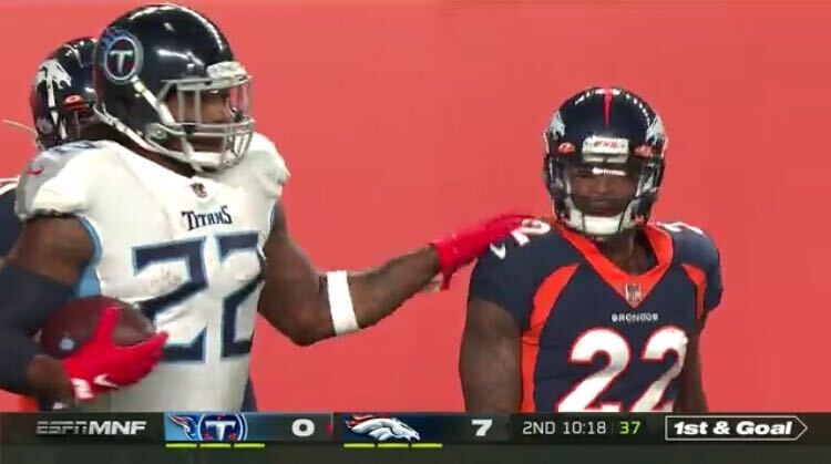 Derrick Henry Continues To Embarrass Grown Men On Football Fields Just By  Standing Next To Them