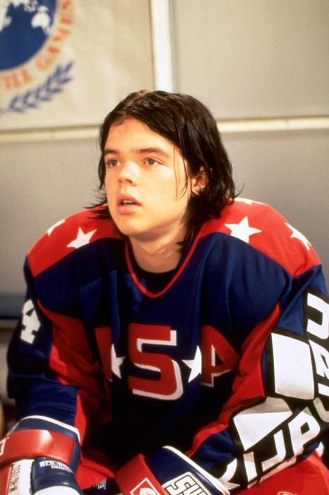 Mighty Ducks' fly together for reunion at NHL game, secret project